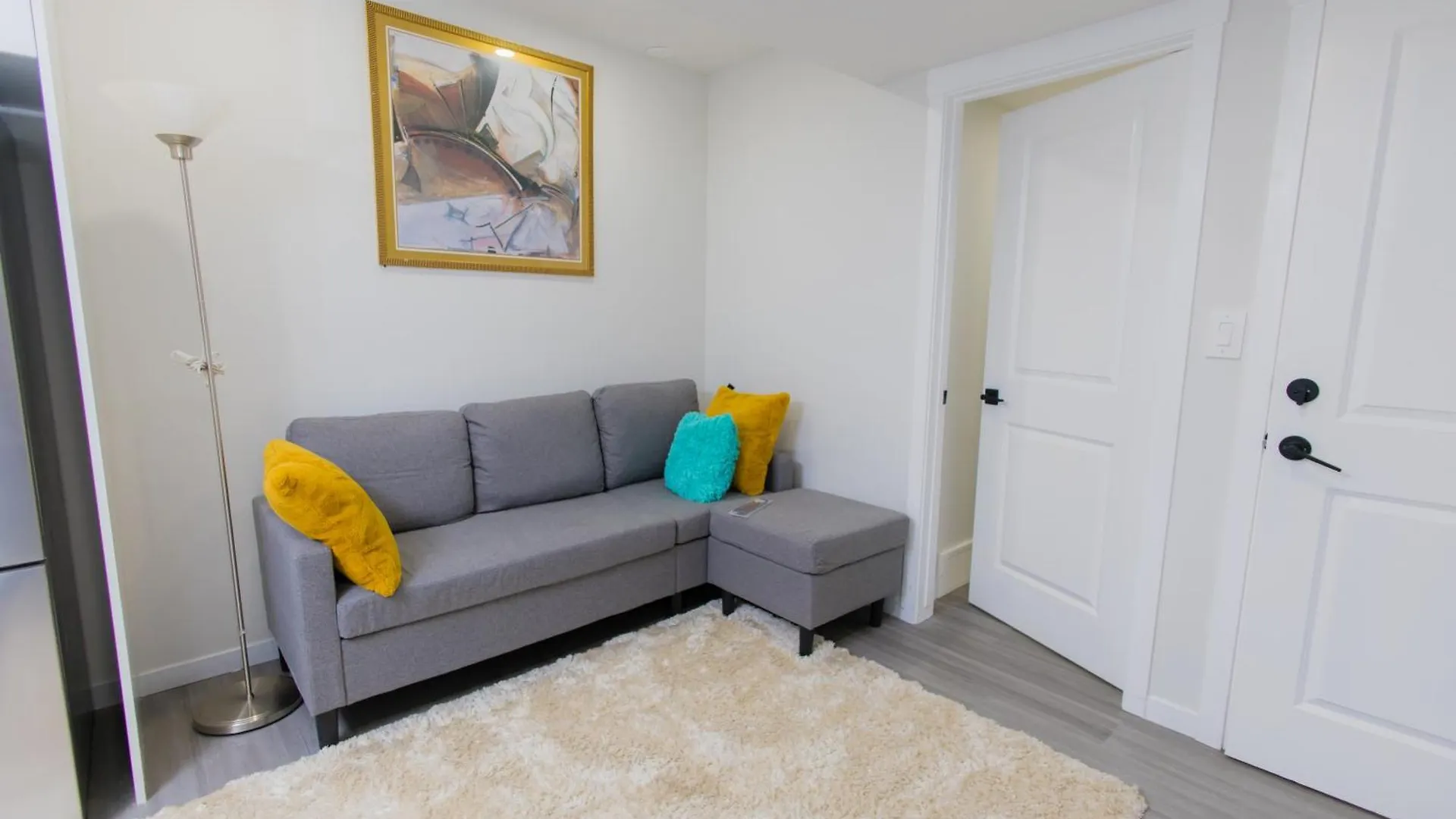 Cozy Quarters Your Comfy Haven Apartment